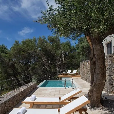 Greenstone Pyrgi (Corfu)